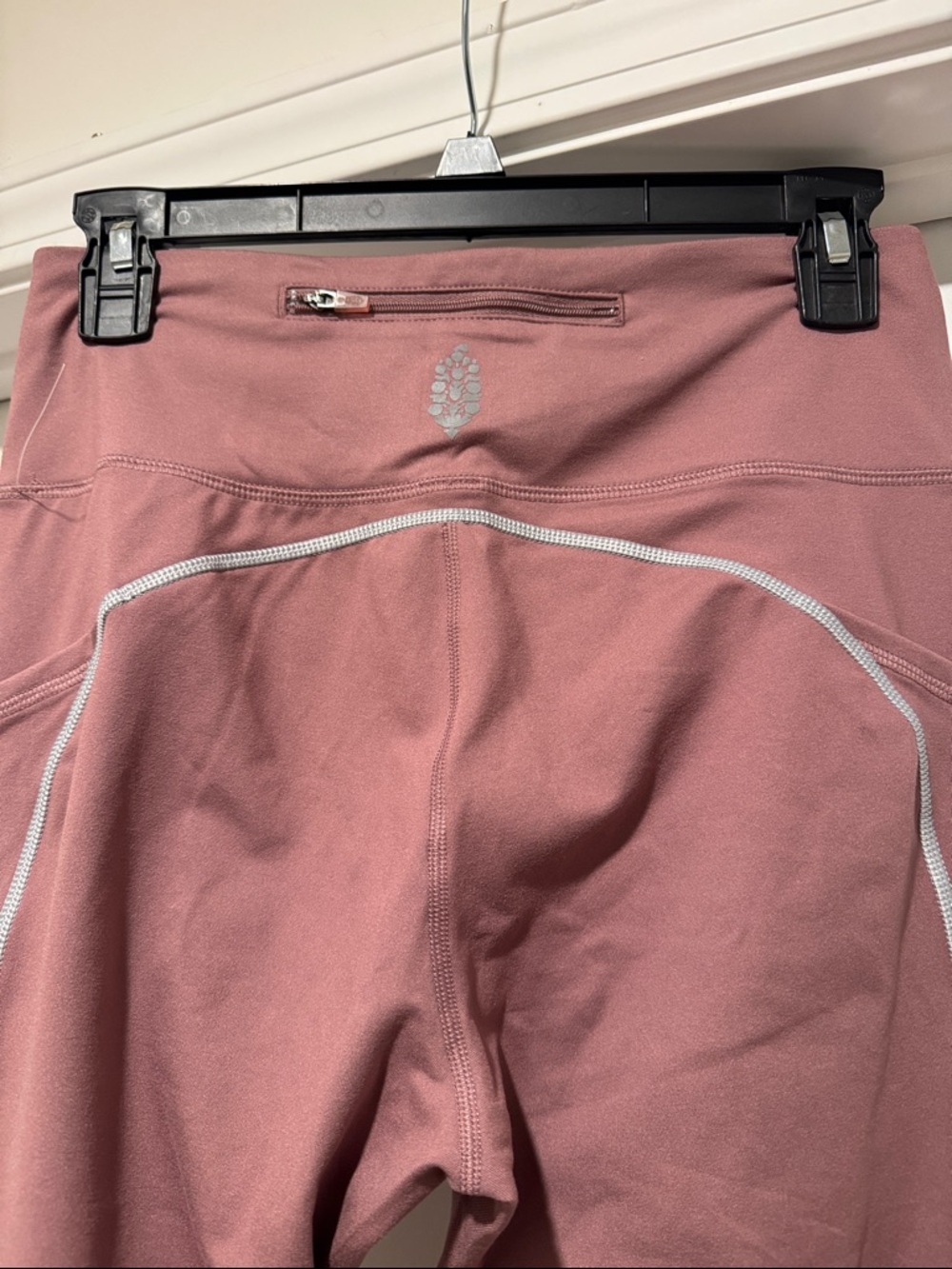 FP Movement You're a Peach Pocket Leggings - NWOT - Picture 3 of 7